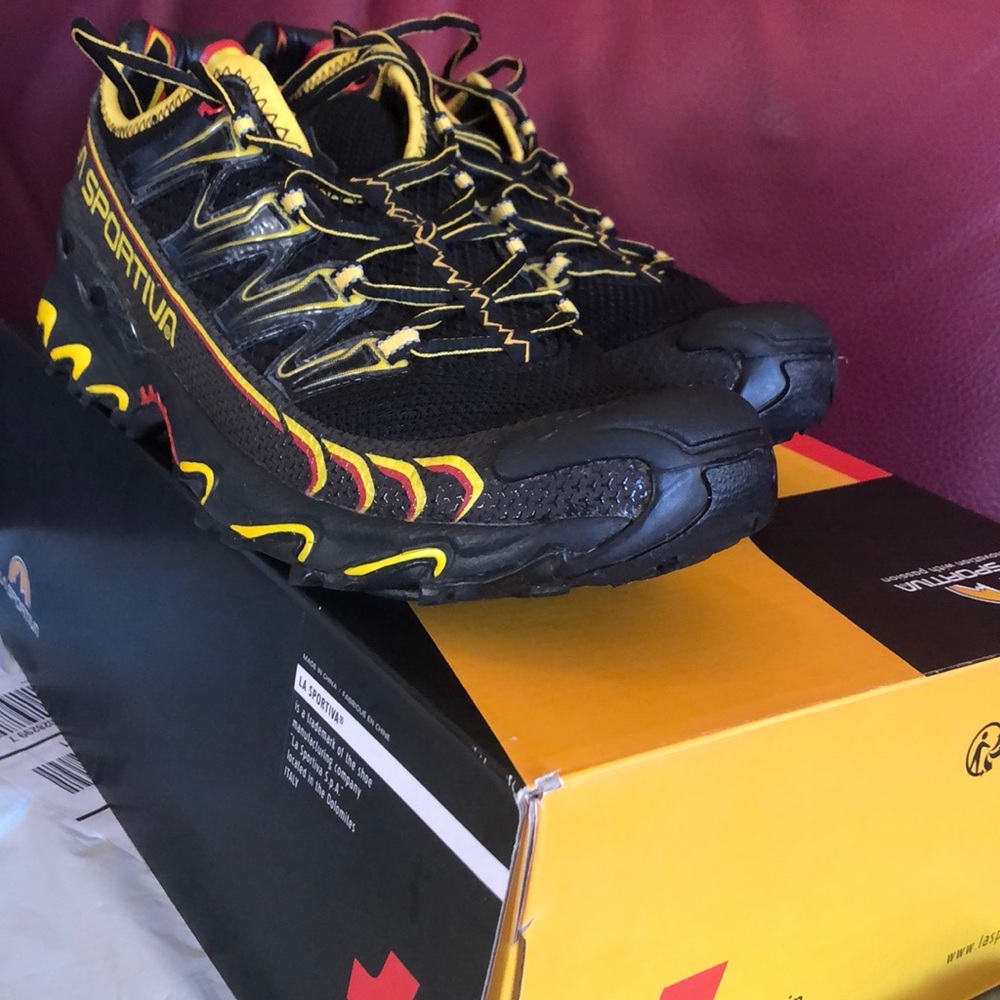 LA SPORTIVA ULTRA RAPTOR SHOE WOMEN 9 barely used includes original box